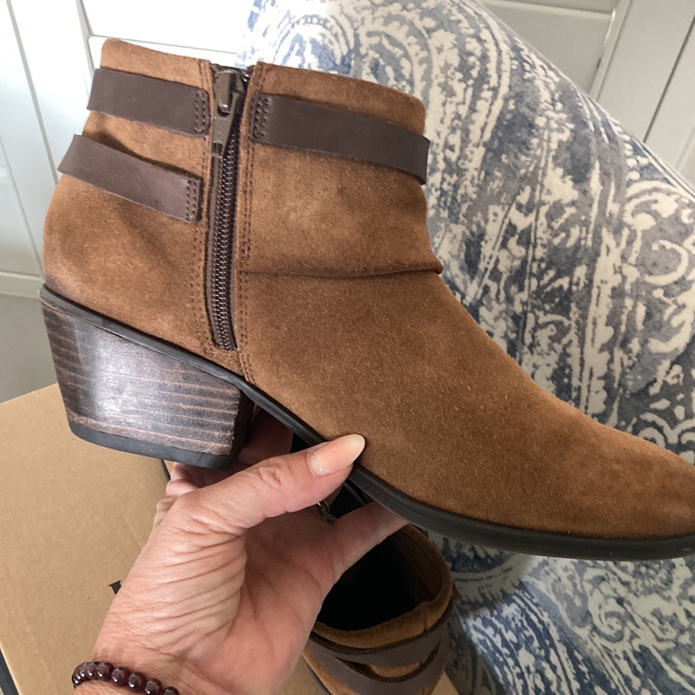 Clarks suede boots 9.5